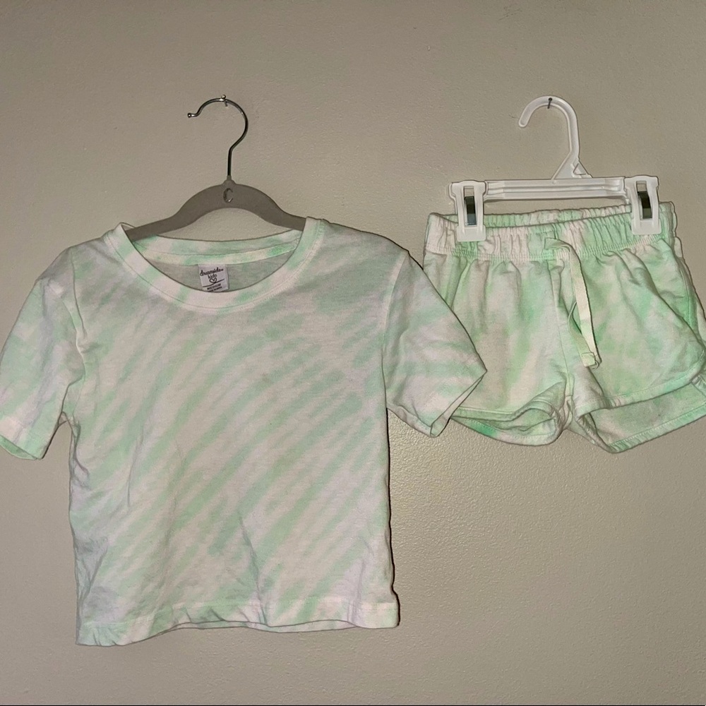Little girls, tie dye matching shorts set, size medium (7-8)